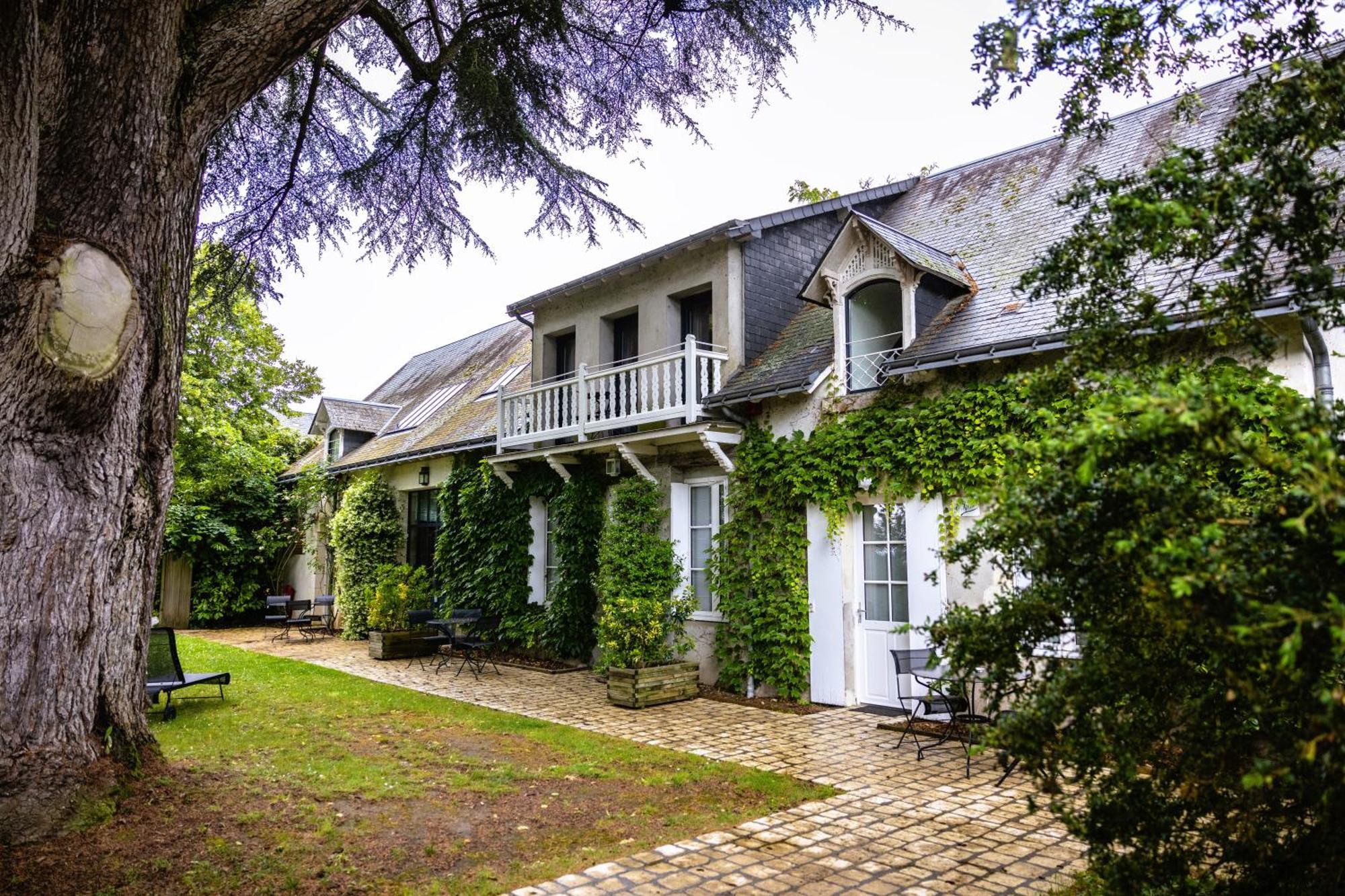 Domaine De La Tortiniere Hotel Veigne Exterior photo