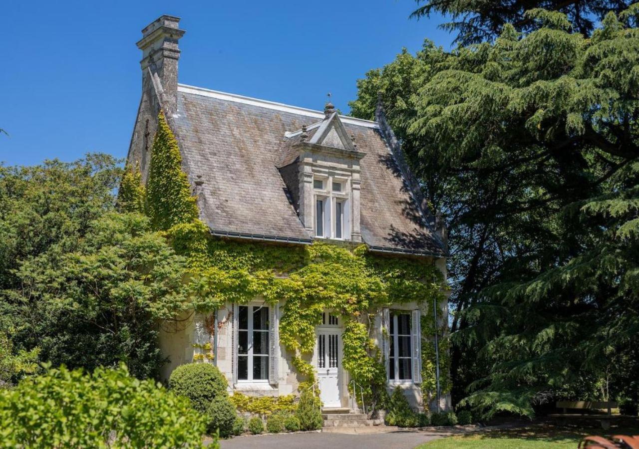 Domaine De La Tortiniere Hotel Veigne Exterior photo